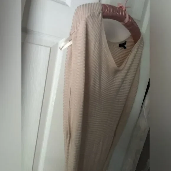 Banana Republic rib sweater dress, size medium - Picture 6 of 9